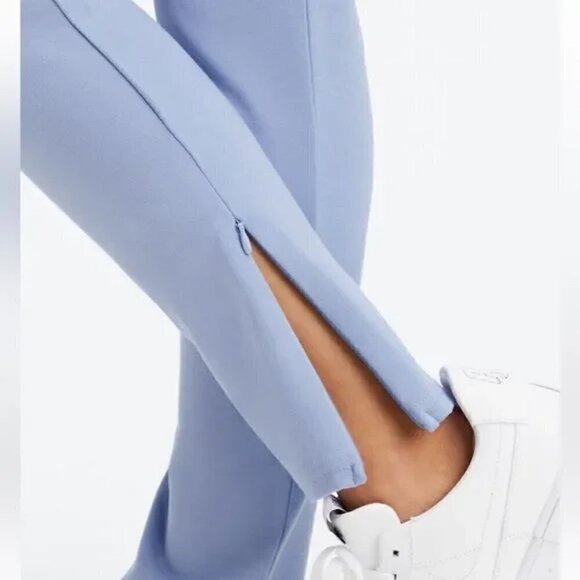 2 for $26 Fabletics 24/7 Skinny Pants Medium Wedgewood NWT - Picture 4 of 12